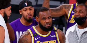 全力詹表现被众多球员围观 巨星带来的精彩表演