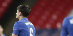 内维尔:马奎尔状态不理想 国际比赛也是如此