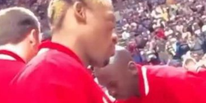 詹姆斯重温乔丹纪录片 寻找自己的消遣