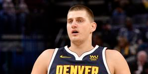 约基奇是白人吗？约基奇是不是白人球员？