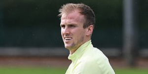 霍尔丁赛前热身受伤 将缺席一个月左右