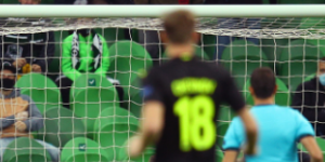 门迪：保持零封对手很棒 队友也有功劳