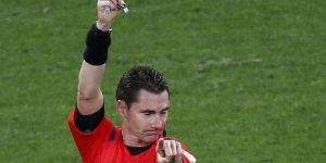 足球红牌是什么意思？足球红牌的具体影响