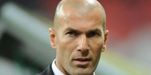 齐达内用人遭到质疑 记者表示主帅依旧不会改