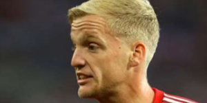 德波尔：范德贝克需要信心 之后会给他首发