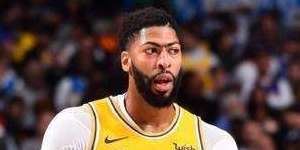 戴维斯是几号？戴维斯的球衣号码