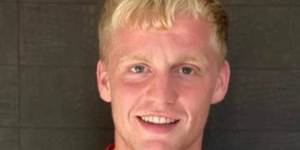 范德贝克踢什么位置？范德贝克的具体位置