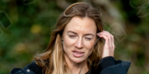 吉格斯前女友出门遛狗 路人拍到他嘴角淤伤