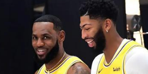 戴维斯得到湖人续约合同 可选择最满意方案