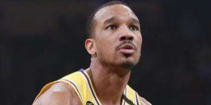 布拉德利被湖蜜狂喷 白嫖戒指的叛徒？