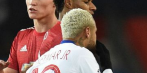 索肖：弗雷德头顶对手没被罚下很幸运 不然会红牌