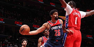 1月18日NBA常规赛奇才对76人 奇才7人上双大胜76人