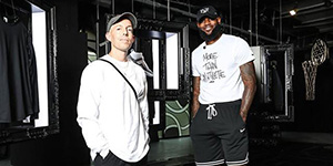 詹姆斯球鞋有几个分支