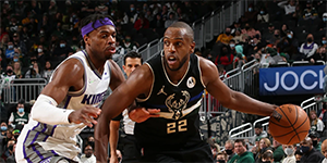 2021-22赛季NBA常规赛国王127-133败于雄鹿 米德尔顿34+6巴恩斯29+6