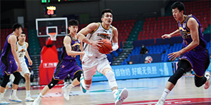 郭艾伦是哪个篮球队的