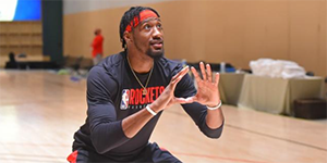 罗伯特考文顿打什么位置