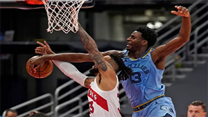 NBA年度最佳防守球员榜单出炉字母哥独占榜首