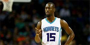 肯巴·沃克臂展