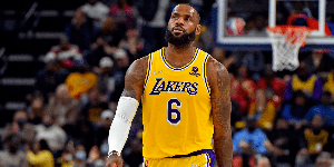 詹姆斯还能打几年