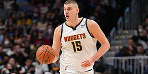 约基奇是中锋吗