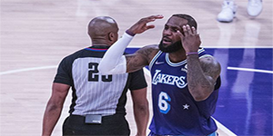 詹皇56分湖人生涯创新高