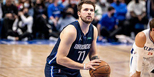 东契奇生涯最高分是多少