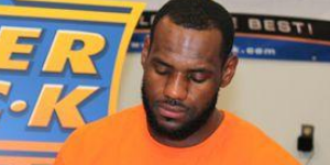 詹姆斯是左撇子吗