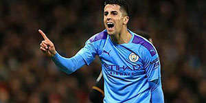 坎塞洛是左后卫还是右后卫