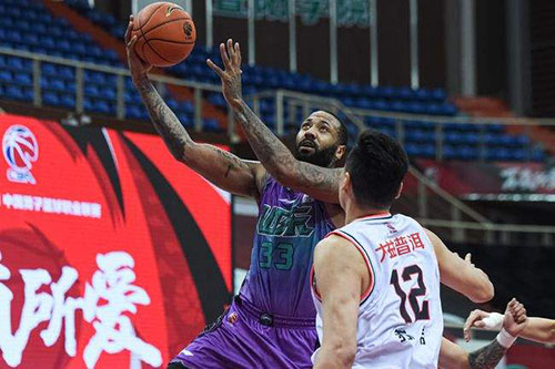 吉伦沃特打球视频