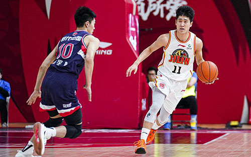 姜伟泽身高多高