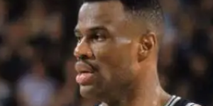 大卫罗宾逊什么时候退役