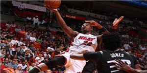 2022年3月29日NBA常规赛国王VS热火 热火队结束4连败