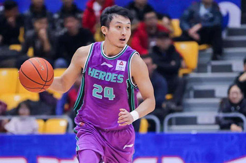 山东男篮队长王汝恒肩部受伤 将无缘季后赛