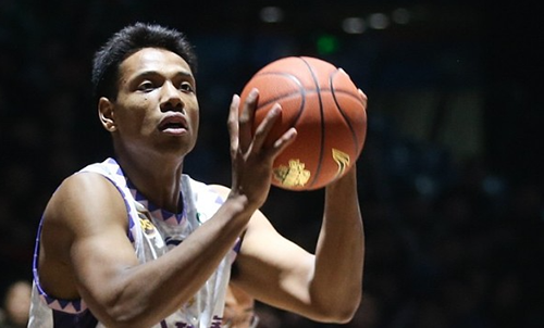 祝铭震是混血吗