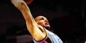 阿龙麦基什么时候退役