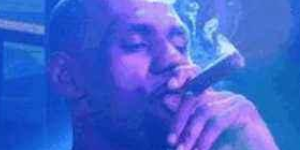 詹姆斯平时抽烟吗