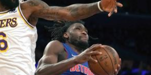 霍华德为什么上不了场