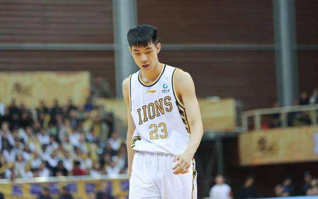 朱俊龙是后卫还是前锋