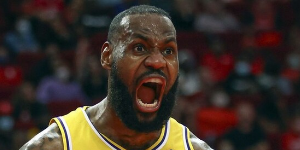 詹姆斯为什么不上场