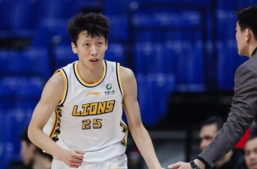 赵岩昊的牙怎么掉的