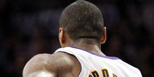 慈世平和阿泰斯特是一个人吗