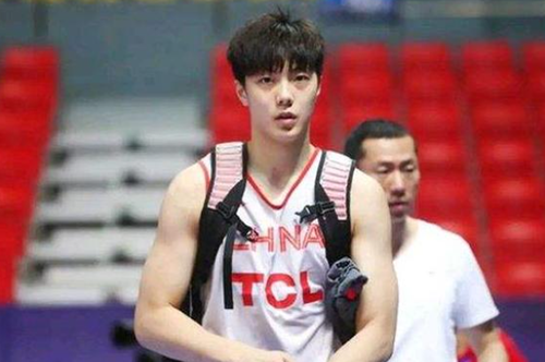 胡明轩和杜锋是什么关系