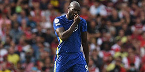 卢卡库什么类型前锋