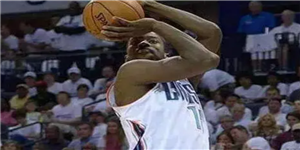 迈克尔·吉尔克里斯特的投篮姿势