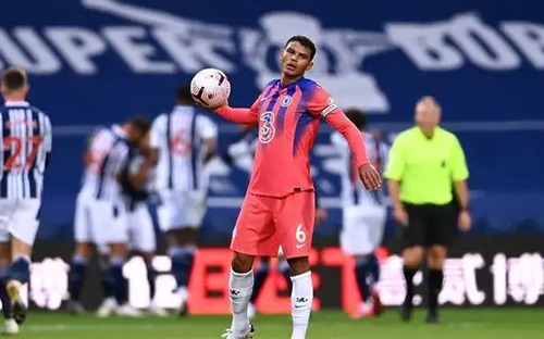 蒂亚戈席尔瓦的妻子叫啥