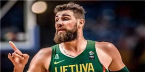 瓦兰丘纳斯身高臂展