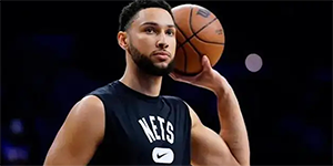 西蒙斯将接受微创椎间盘手术 预计休养3-4个月