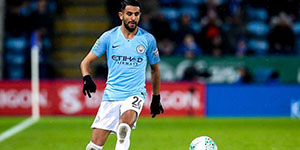 马赫雷斯踢什么位置