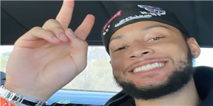 西蒙斯背部手术今日完成 满面笑容社媒发文报平安