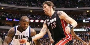 琼斯为什么不打NBA